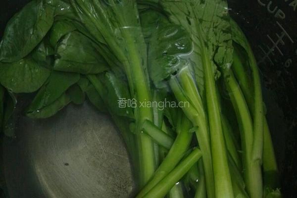 青菜瘦肉鸡蛋面的做法图解1