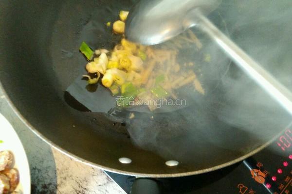 腊肉炒韭菜的做法图解1