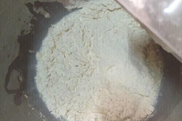 炼乳小面包的做法图解2