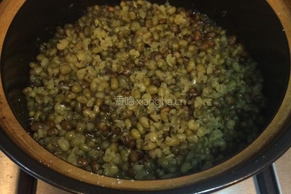 爱心绿豆沙饼的做法图解1