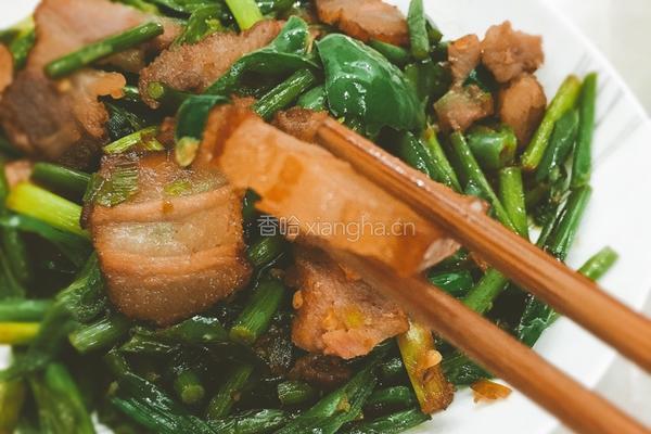 农家腊肉炒蒜苔的做法图解7