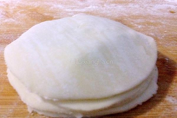 香酥葱油饼。。。饺子皮的华丽变身的做法图解7