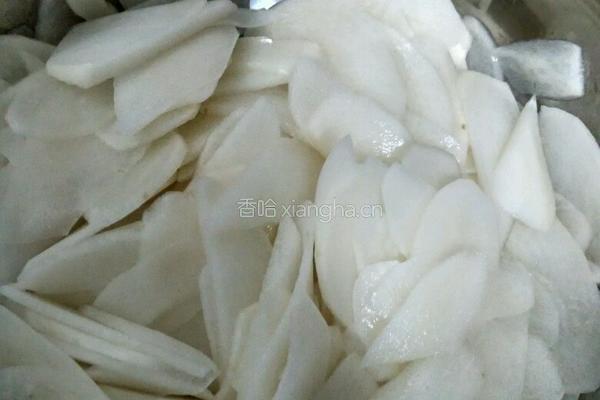 酸爽萝卜的做法图解1