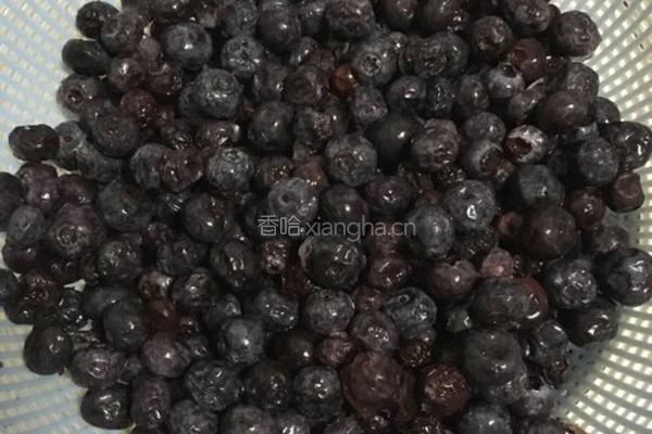 自制蓝莓酱的做法图解1