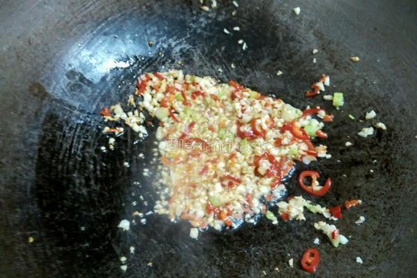 蒜蓉辣茄子的做法图解3
