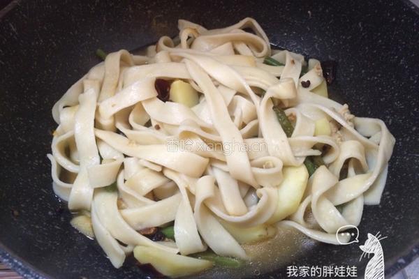 豆角土豆焖乌冬面（宽面）的做法图解10