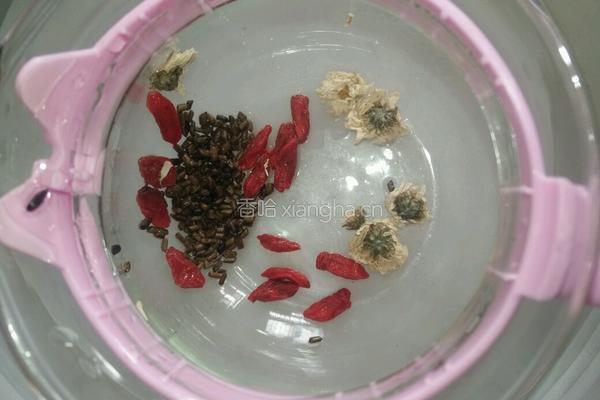 杞菊决明子茶的做法图解3