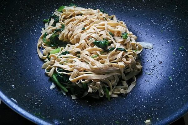 菠菜炒千张的做法图解7