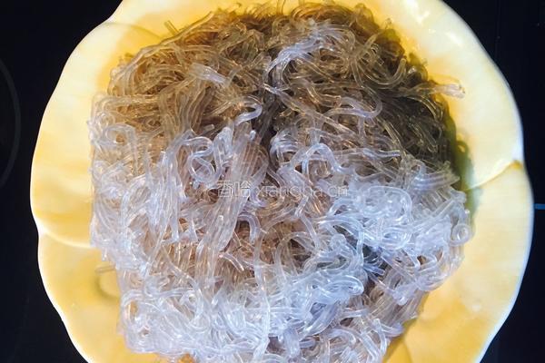 素菜炒红薯粉丝的做法图解2