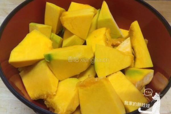 南瓜芝麻饼的做法图解1