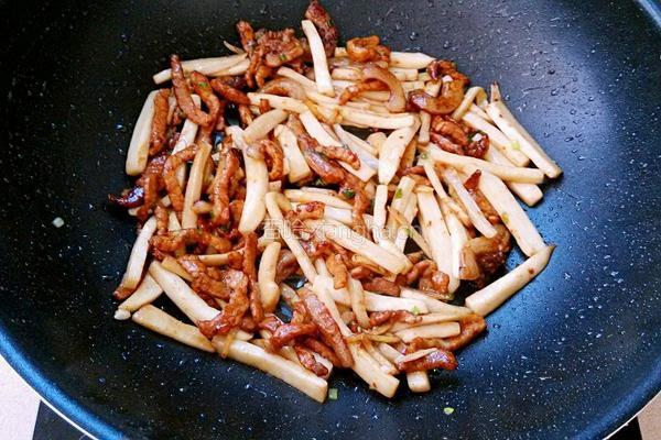 杏鲍菇炒肉丝的做法图解8