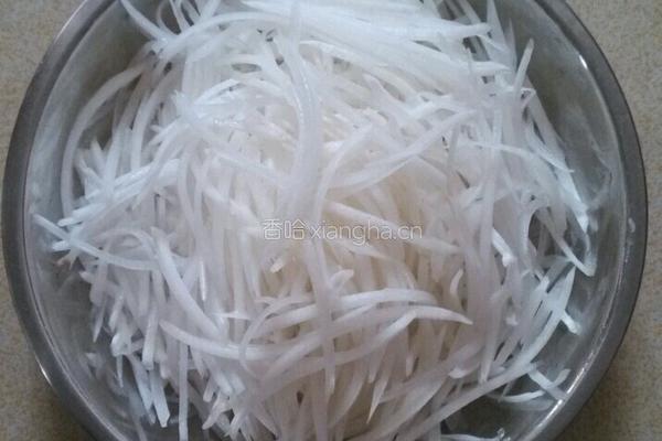 白萝卜肉丝的做法图解2