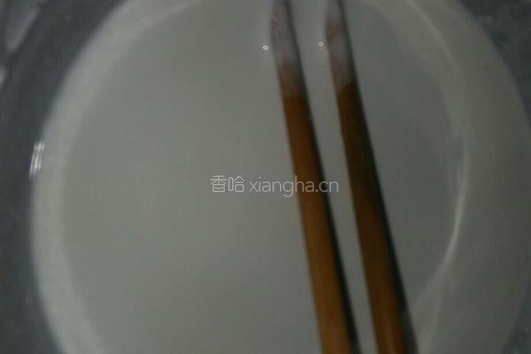 红薯粉炸平菇的做法图解2
