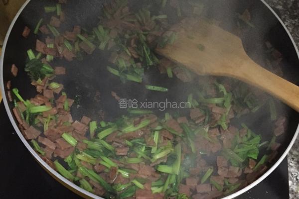 培根菠菜炒饭的做法图解3