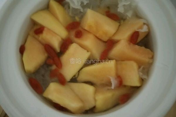 丰胸木瓜银耳汤