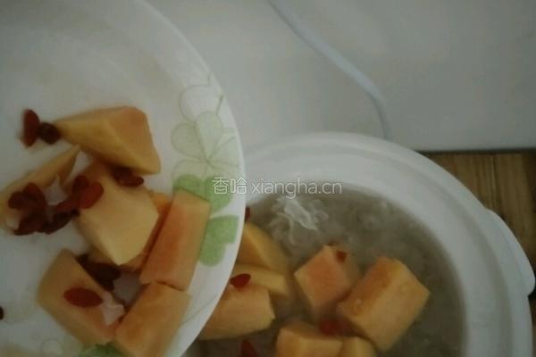 丰胸木瓜银耳汤的做法图解5