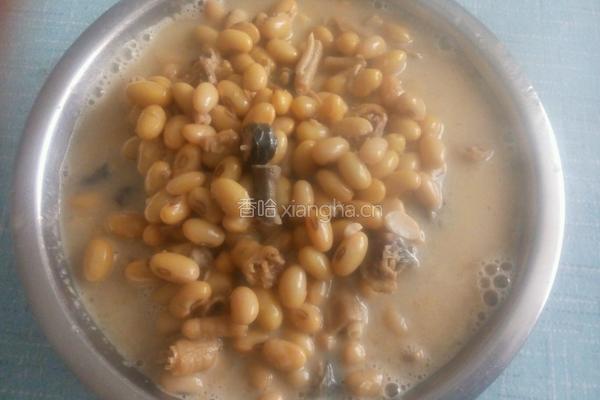 黄豆炖鸡爪的做法图解4