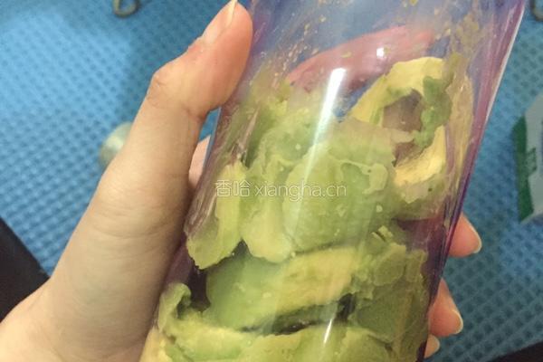 牛油果奶昔的做法图解2