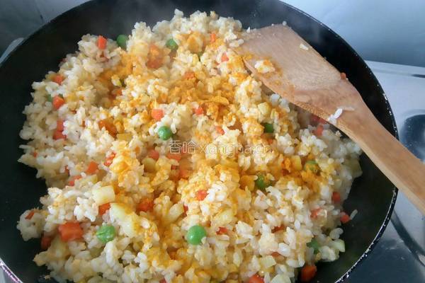黄金炒饭的做法图解6