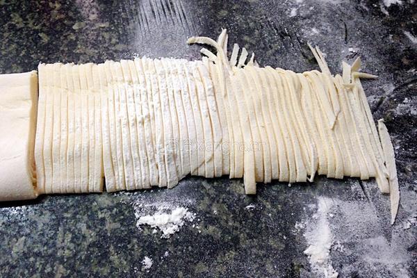 懒人菜谱之手擀面的做法图解3