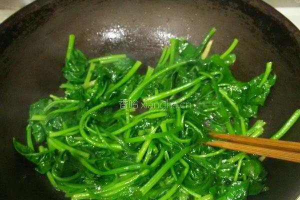 素炒菠菜的做法图解7