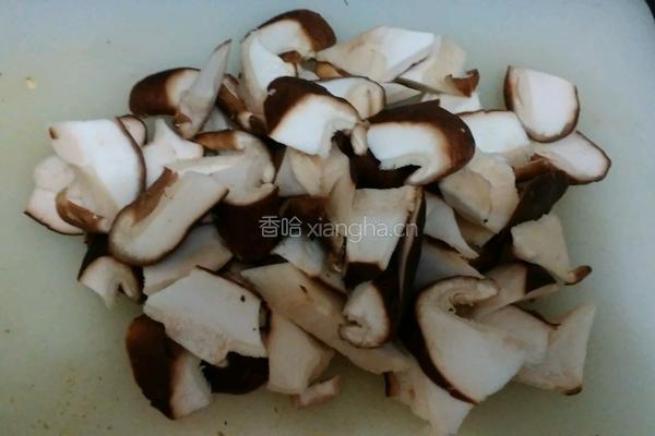 家常版～香菇油菜的做法图解1