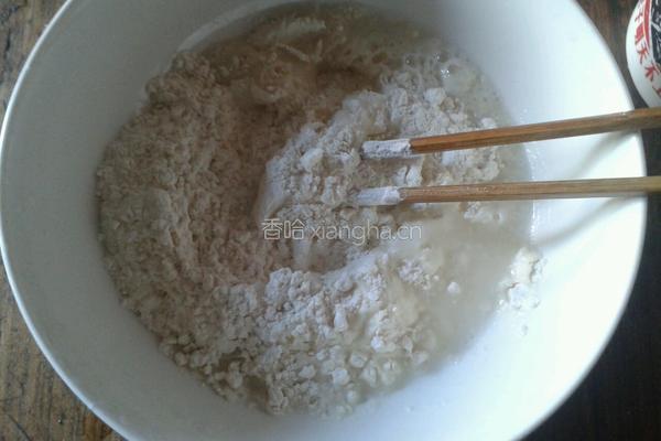 葱油饼的做法图解1