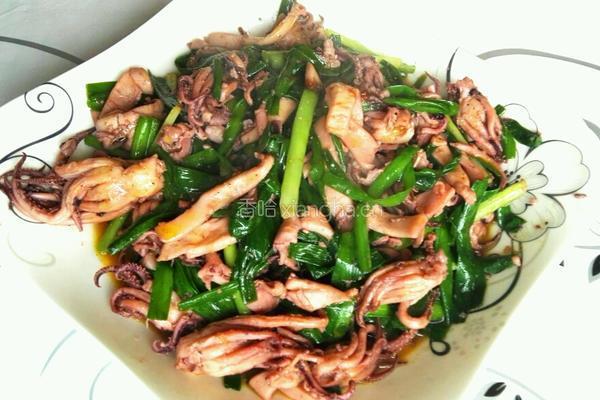 韭菜炒鱿鱼的做法图解5