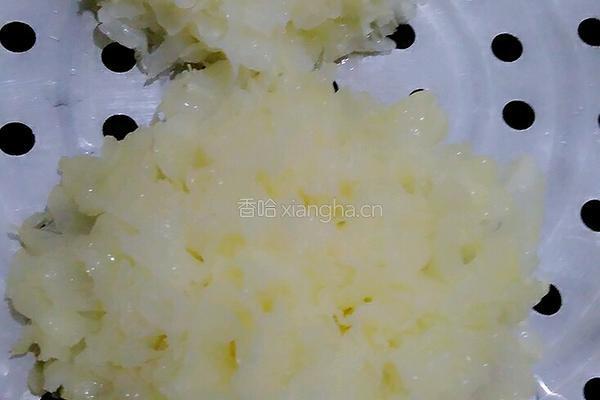 止咳滋补银耳汤的做法图解2