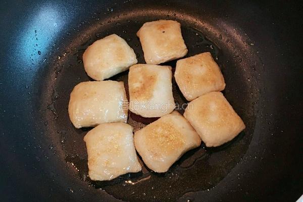鸡蛋香煎鱼豆腐的做法图解3