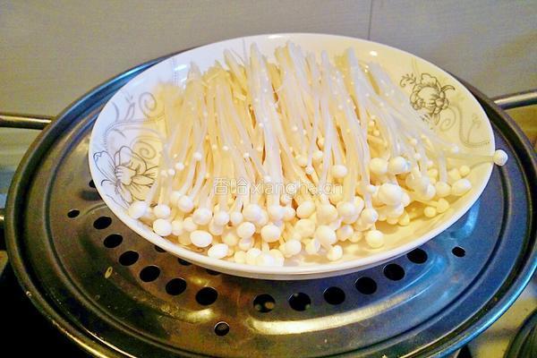 剁椒蒸金针菇的做法图解4