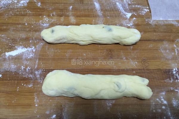 葡萄干椰蓉面包的做法图解7