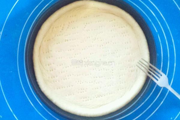 虾仁培根披萨的做法图解11