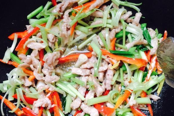 肉丝炒香干的做法图解3