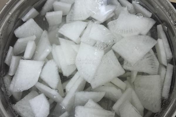 金针菇萝卜牛筋丸汤的做法图解2