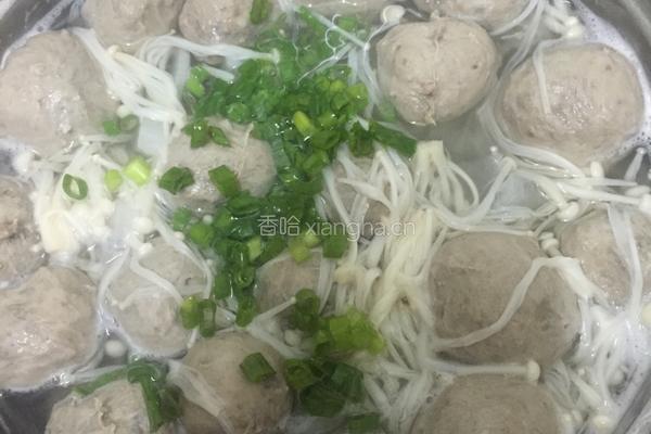 金针菇萝卜牛筋丸汤的做法图解6