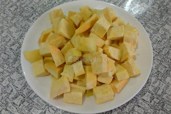 拔丝地瓜的做法图解1