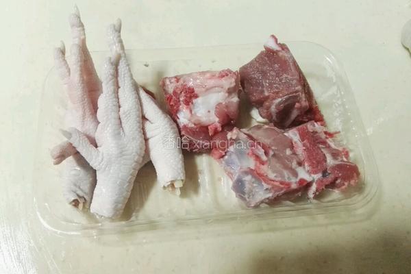 姬松茸凤爪汤的做法图解2