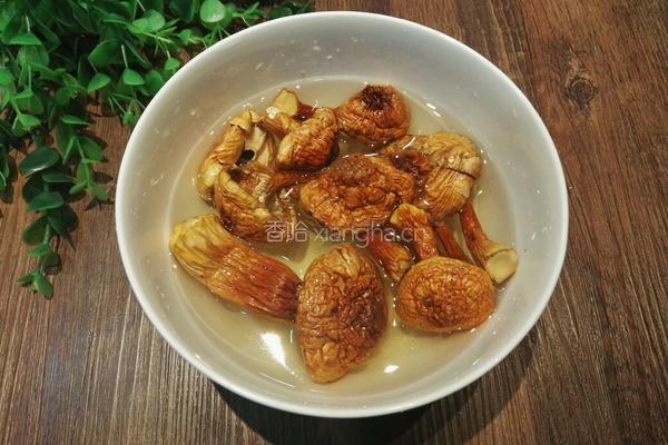 姬松茸凤爪汤的做法图解3