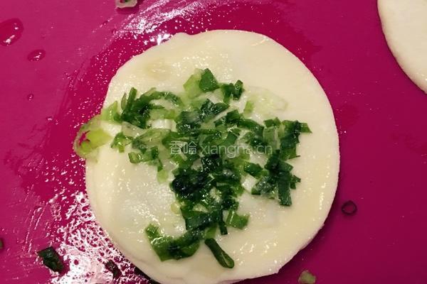脆皮葱油饼的做法图解4