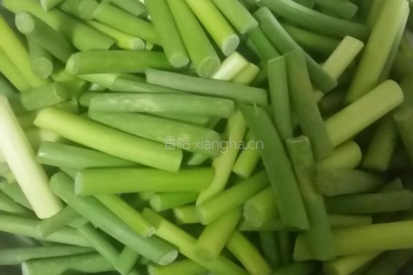 蒜薹炒肉的做法图解1