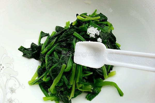 菠菜陈醋花生米的做法图解7