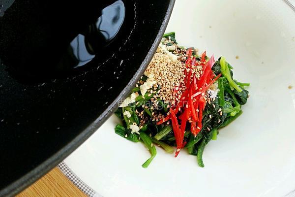 菠菜陈醋花生米的做法图解11