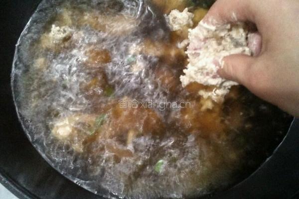 肉丸青菜汤的做法图解4