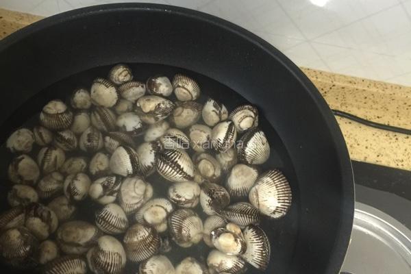 毛憨子炒葱的做法图解2