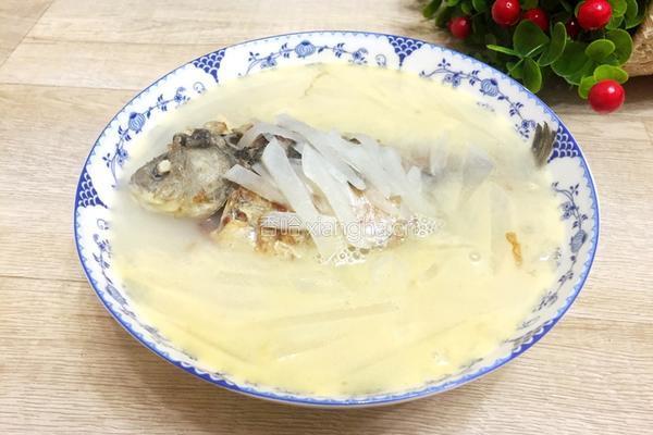 鲫鱼萝卜丝汤的做法图解7
