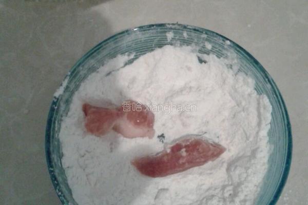  糖醋瘦肉的做法图解1