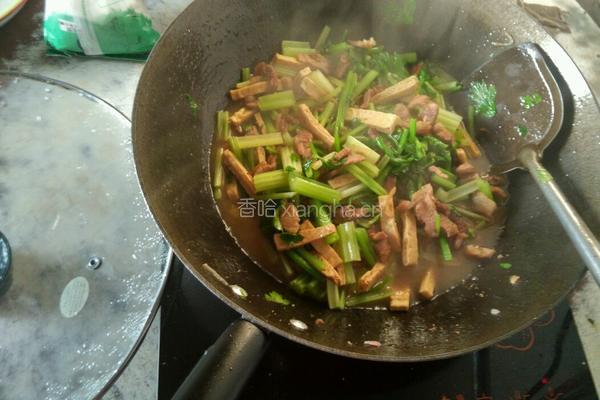 芹菜豆干炒肉的做法图解3