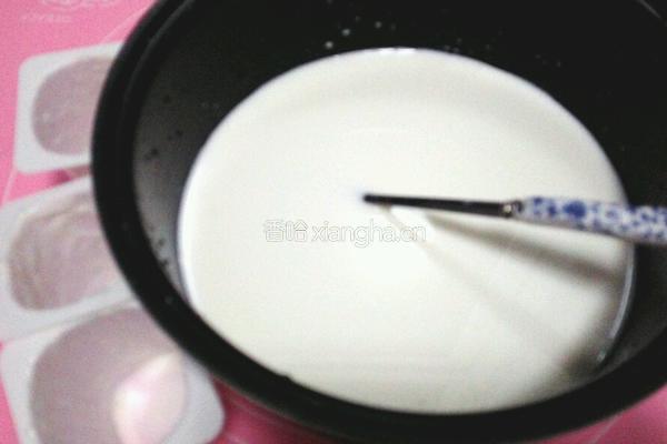 电饭煲大果粒酸奶的做法图解3