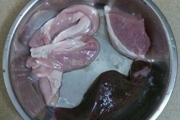 西洋菜猪杂汤的做法图解3